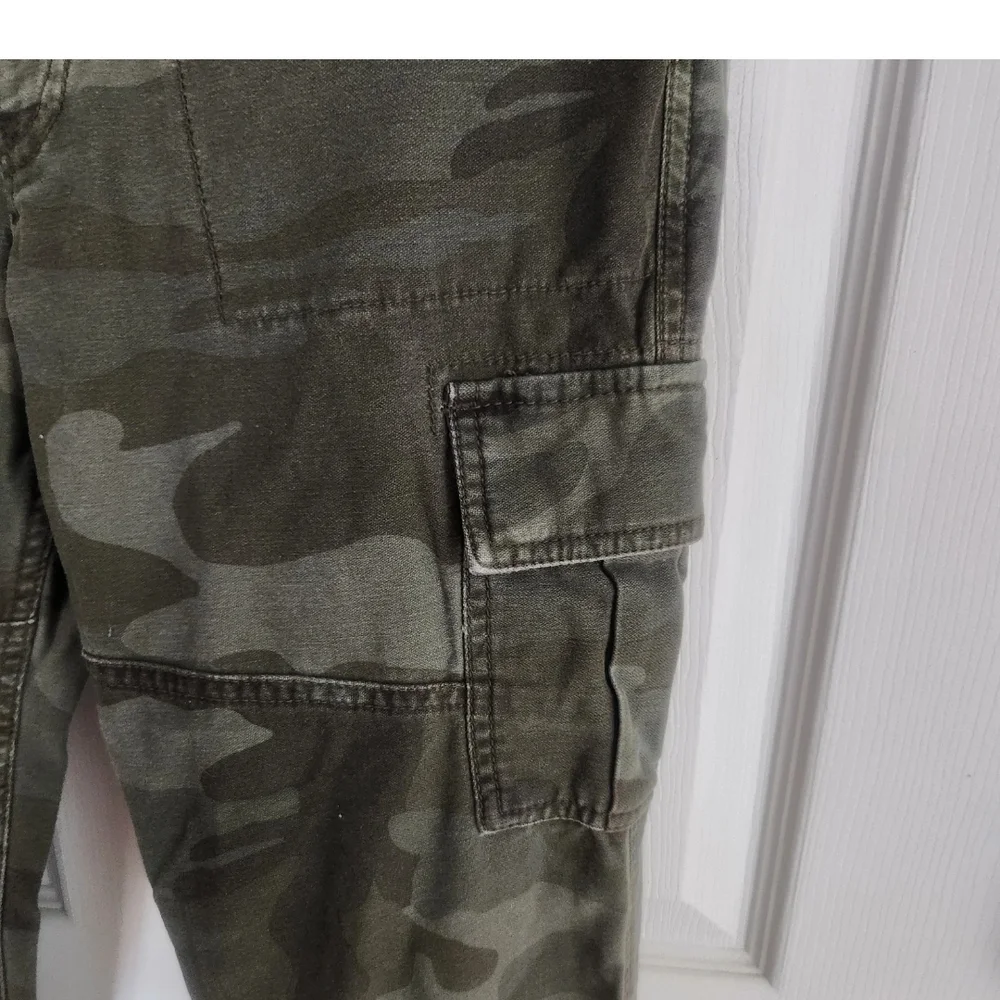 Abercrombie & Fitch Camo Cargo Pants Women Sz‎ 27/4 Low Rise Slim Boyfriend Jean